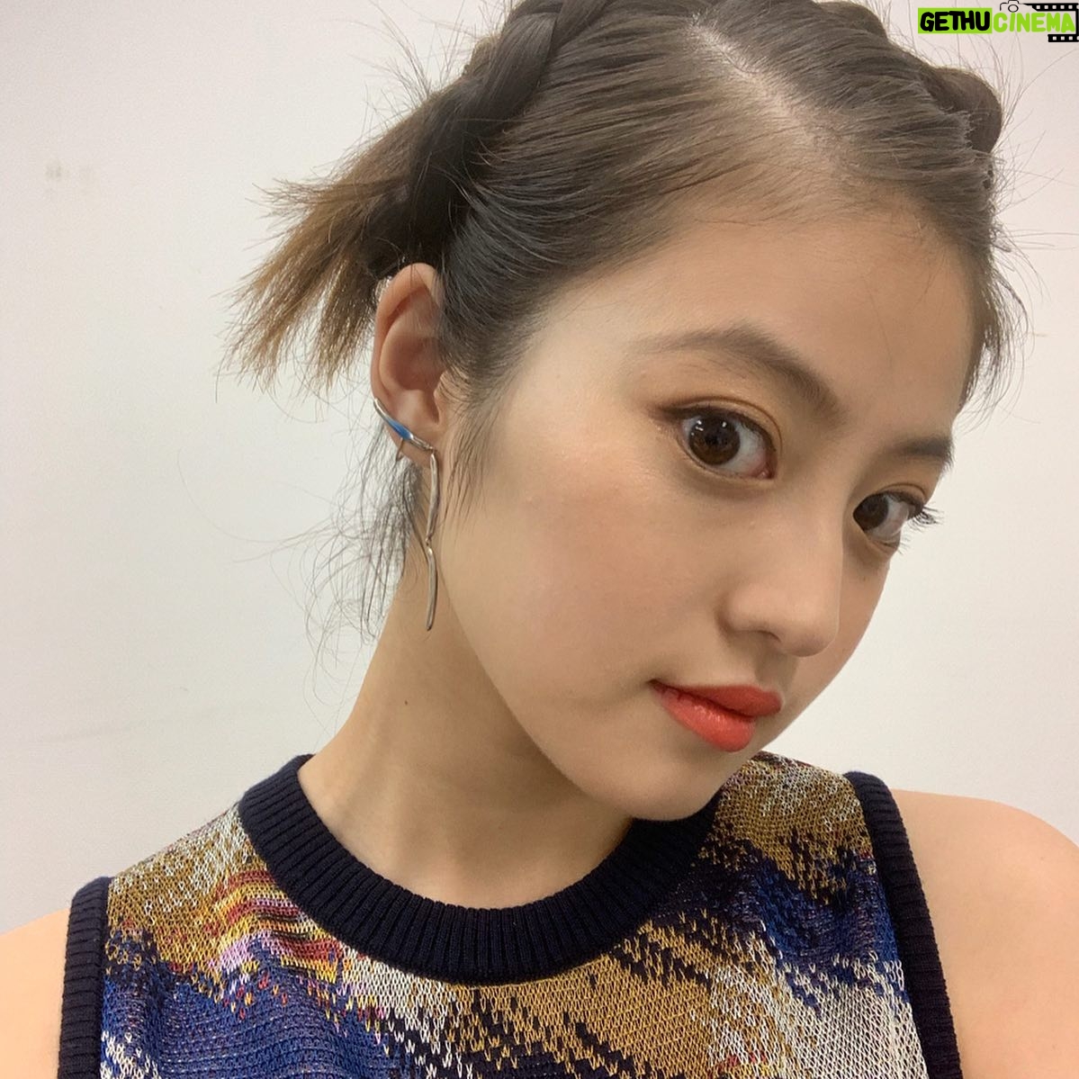 Mio Imada Instagram - お渡し会ありがとうございました🌻
うふふふ嬉しかったナ。
髪型2つシタンダ❤︎
来てくださったみなさま、
本当にありがとうございました。