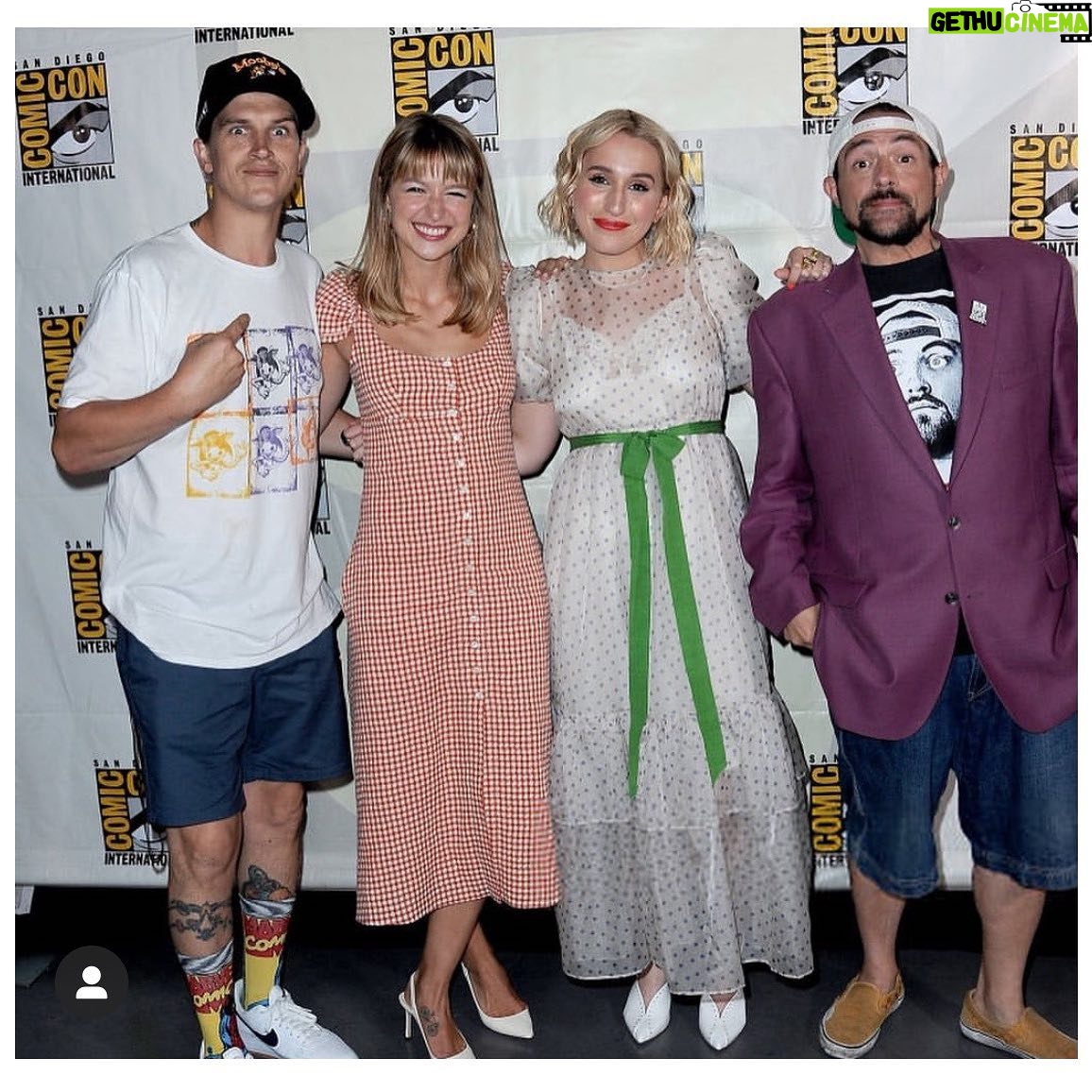 Melissa Benoist Instagram - #SDCC2019 emotions, Supergirl, pants👖chants, and View Askew galore!!! Stay classy, San Diego