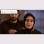 Elham Hamidi Instagram - امروز ۳۱ شهریور، آغاز هفته دفاع مقدس هست

در طول ۸ سال جنگ تحمیلی، کشورمون بوی بهشت مردانی رو گرفته بود که تن به شهادت میدادن تا مبادا وجبی از خاک سرزمینمون به دست دشمن بیفته.
استقامت رزمندگان و فرماندهان در نبرد، شجاعت فرماندهان، بزرگواری و مروّت در حال قدرت، بی اعتنایی به دنیا و شهادت طلبی این عزیزان از ویژگی های دفاع مقدس هست که قابل ستایشه

به مناسبت این هفته گفتم که هم قسمت هایی از سریال شوق پرواز رو براتون بذارم و هم خاطره ای از همسر این شهید بزرگوار تعریف کنم

زنده یاد صدیقه حکمت ( همسر شهید بابایی ) از من خواستند تا نقش همسر شهید بابایی رو در سریال شوق پرواز ایفا کنم و این بار سنگینی بود که بر دوش من گذاشتن و این موضوع من رو نگران میکرد تا نتونم از عهده این وظیفه به خوبی بر بیام.
درباره آخرین سکانس این فیلم که لحظه شهادت شهید بابایی هست همسرشون تعریف کردن که هنگام شهادت سرلشکر بابایی همسر ایشان در مکه بودن و وقتی از سفر برگشتن برسر جنازه شهید گفتن که ” تو منو گول زدی و خودت رفتی پیش خدا و من رو فرستادی خانه خدا ”

این شاه بیتی بود که همیشه در ذهن من موندگار شده 🌷
روح شهيد عباس بابايى و همسرشون خانم حكمت عزيز شاد

براى همه همسران اين عزيزان از خدا صبر وارامش ميخوام 🙏