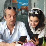 Sare Bayat Instagram - پدرم، 
شما،قهرمان زندگی من هستین.
قلبم هدیه ای است ناقابل، که هر دم پیشکش ِشماست... @sarvinbayat