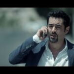 Sare Bayat Instagram - در آستانه اکران عمومی
آنونس «هـزارتـو» رونمایی شد
.
آنونس فیلم سینمایی «هزارتو» به کارگردانی امیرحسین ترابی و تهیه‌کنندگی سپهر سیفی در آستانه اکران عمومی منتشر شده است. این فیلم كه پيش از اين در سی و هفتمین جشنواره جهانی فجر با استقبال منتقدین و اهالی رسانه مواجه شده بود، از چهارشنبه اول آبان در سینماهای سراسر کشور روی پرده می‌رود.
.
در خلاصه داستان فیلم آمده: زندگی یه هزارتووی پیچیده‌اس، همه آدما دنبال راهی برای فرار هستند اما فقط یه مسیر خروج وجود داره و تا موقعی که به مرکزش نَرسی متوجهش نميشى!
.
شهاب حسینی، ساره بیات، غزال نظر، فریبا جدیکار، علیرضا ثانی فر، شیرین یزدان بخش، مریم معصومی و پژمان جمشیدی بازیگران این فیلم هستند.
.
«#هزارتو» از توليدات ايران نوين فیلم است و پخش آن بر عهده #خانه_فیلم است.