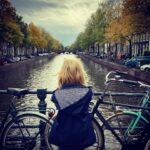Jessica Capshaw Instagram - Went from New Amsterdam to old Amsterdam with this little kitty...
Mama❤️Poppy ❤️adventures