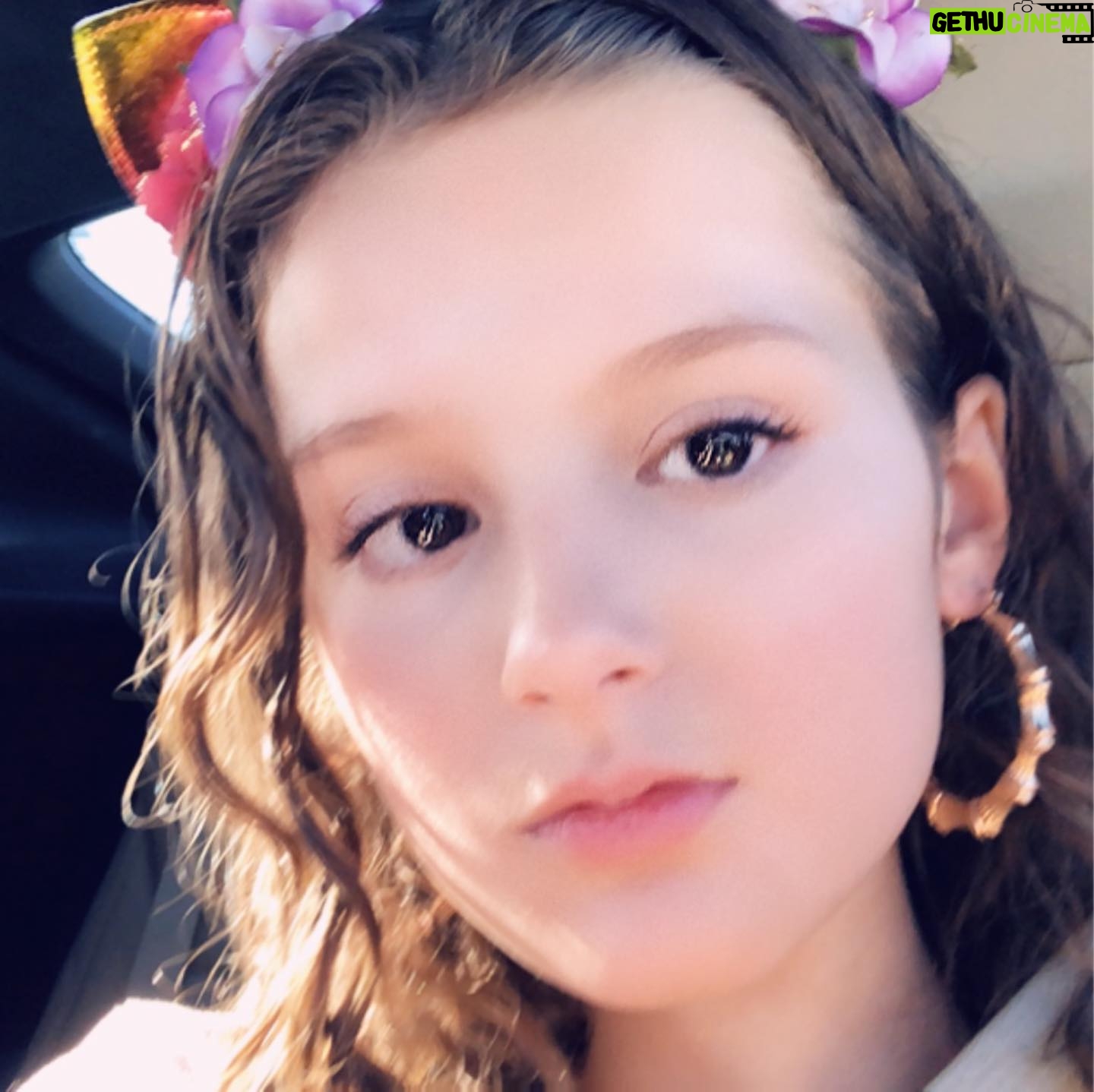 Haley LeBlanc Instagram - Growing with the flow💕