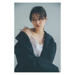Suzu Hirose Instagram - あのー。気づいたらカレンダーが
発売されていたようで、ありゃりゃ、いろんな方たちにお力をお借りして、えげつない楽しいが、、えっへへーー。よかったら！！ あ、おっはよー🤪
#やり直したごめんなさい