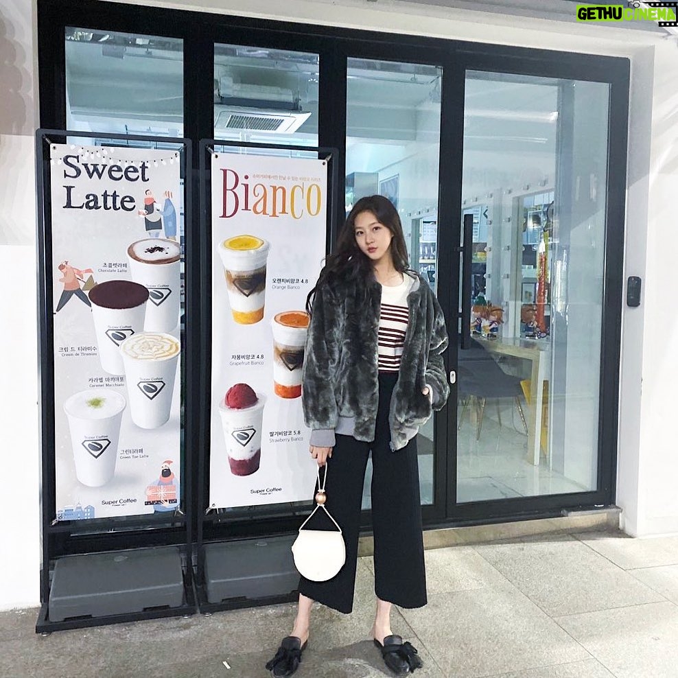 Kim Sae-ron - 197.5K Likes - ☕️