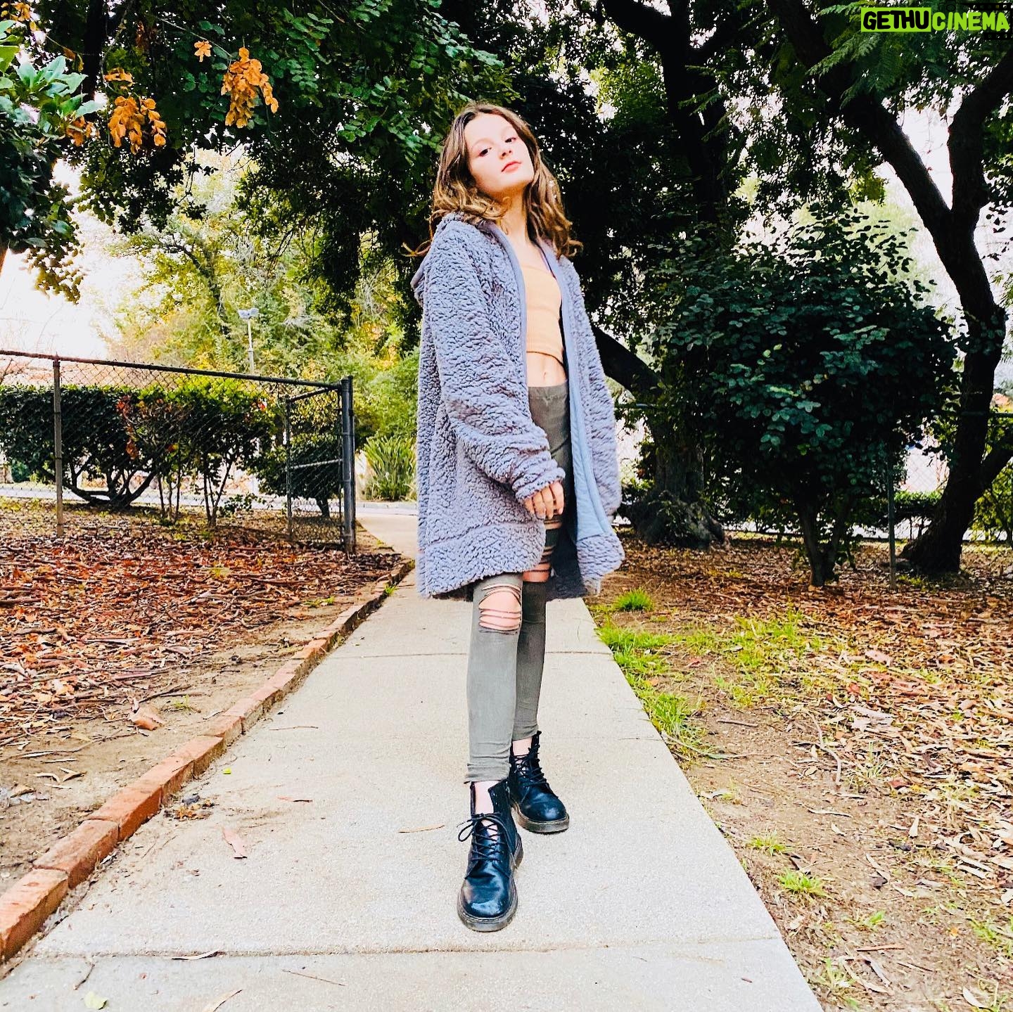 Haley LeBlanc Instagram - <𝒮𝓌𝑒𝒶𝓉𝑒𝓇 𝓌𝑒𝒶𝓉𝒽𝑒𝓇 𝒾𝓈 𝒷𝑒𝓉𝓉𝑒𝓇 𝓌𝑒𝒶𝓉𝒽𝑒𝓇>