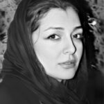 Sare Bayat Instagram - عزیزان من
هیچ لذتی بالاتر از در کنار خانواده نفس کشیدن نیست
گرچه روزهای سختی رو سپری می کنیم
اما قدر همین با هم بودنمون رو خیلی بدونیم خیلی♥️
با در خانه ماندن و مراقبت از خود میتوانیم بیشتر در کنار هم بمانیم.♥️