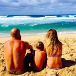 A.J. Cook Instagram – Happy Thanksgiving. May you have much to be thankful for. 💙💙💙 @nathanandy