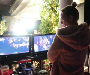 A.J. Cook Instagram - TONIGHT IS THE NIGHT!!! 10pm on #cbs 💫 A brand new episode of #criminalminds that I had the privilege of directing. I love my cast mates and crew so much! #dreamjob 🙏🏽❤️