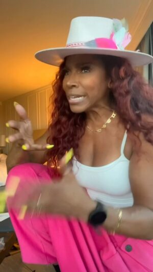 A.J. Johnson Instagram - Y’ALL!!!!
DOWNLOAD!!!😳

We MUST turn down the volume on the negative self talk and turn UP the volume of God’s guidance!!😮

We MUST trust God’s guidance MORE and the advice of friends less!!😳

THIS week… put the power you give negative words into  positive words in your life because THAT shift into positivity is where your elevation begins!! Amen? 🖤🤍AJ AKUA
