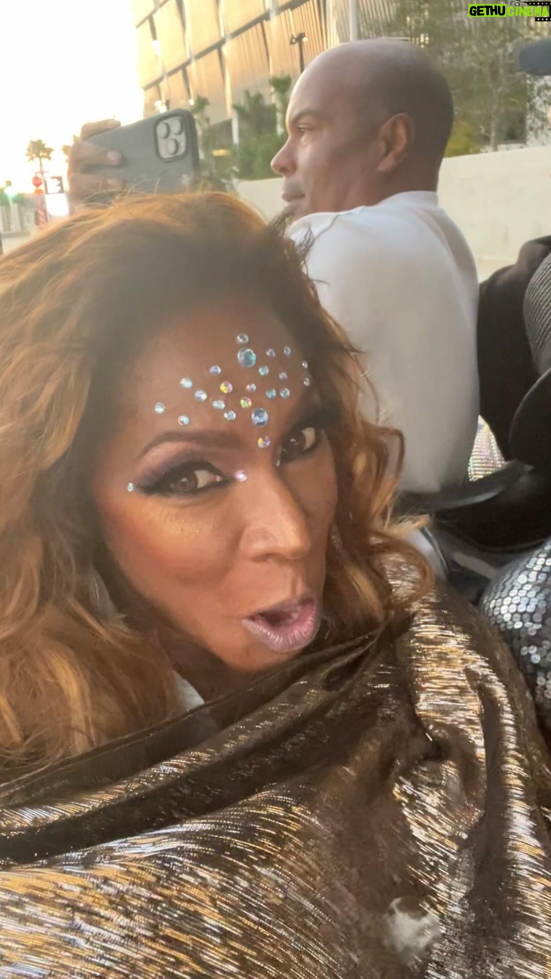 A.J. Johnson Instagram - I GOTTA flash back to the EPICDOM cause Iโm STILL on a high from the show!!!๐๐ณ๐๐พ๐๐พ To intimately witness the work ethic of @beyonce in 2003 and see her live now what was a vision then??? ๐ณ๐คฏ๐คฏ๐คฏ Bey you are the definition of manifestation!!! ๐ฅน๐ฅนโค๏ธ๐โบ๏ธ#proudsister. Sooo good to see- hug- party with sooooooo many OMG!! @mstinaknowles @angiebeyince @iamstacybarthe @mrmathewknowles @derreckbjohnson @damoneroberts @leon.ramon @quintab @cocogauff my sis Genaโบ๏ธand our angel sister Tiff๐ Keep manifesting Bey! I love you and I cover you in prayers of unstoppable ๐๐พโบ๏ธ๐ #fbf #aliensuperstar #renaissance ๐ผ@beyonce
