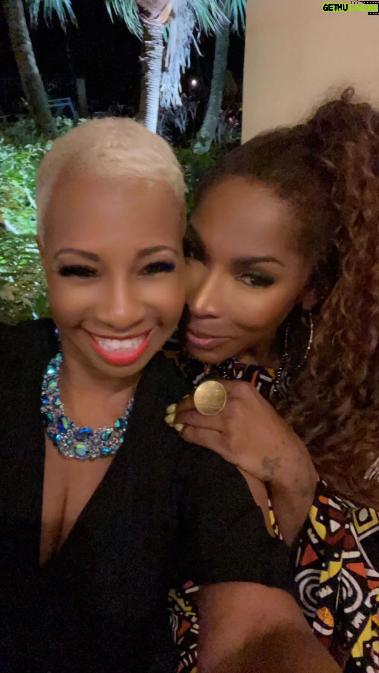 A.J. Johnson Instagram - I’m crushing on all the amazing support moms I met at @sybrinafulton @travonmartinfoundation #circleofmothers retreat, including this support mom, my new sister @dr.shareeduhmcgee . A spirit sooooo generous I learned from others that after introducing herself to me as a support mom she was also a 1st cousin to #GeorgeFloyd . Shereedah, you’re a testimony of wisdom that there can be healing in being a healer? ☺️🙏🏾 I’m sending my #wcw love to you sis and all the dynamic women I met supporting our sisters navigating the loss of their child-loved ones to police brutality/ gun violence. Thank you to all my new sisters in the #circleofmothers for being so open trusting and receiving. This was just our beginning🙏🏾😘💚💚 #wcw #wisdom #wellnesswednesday