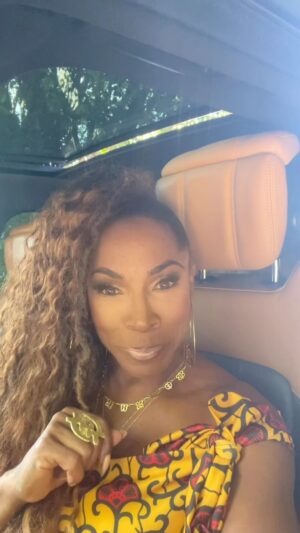 A.J. Johnson Instagram - Okayyy DOWNLOAD TIME!!!!

Ya’ll!!! No more small prayers!😳

We must pray prayers that are filled with abundant belief to allow God to deliver abundance blessings!!!😮🙌🏾🙌🏾

THIS week…shift your prayer life to pray bigger prayers. Give God a reason to show UP and show OFF in your life!! Amen? 🖤🤍AJ AKUA