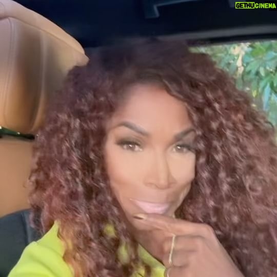 A.J. Johnson Instagram - Oooooweeee!!! Y'ALL!!!!๐ณ If you've had bouts of trying to fit in and you're uncomfortable- but still choose it? THIS download is for you!! The divine elevation must be your choice above forcing yourself to fill with more empty!๐ณ What should be scarier than being alone is thinking the empty people are gonna fill you!๐ฎ THIS week, be more aware of where you choose to push and force and decide to walk in your worthy! AMEN? ๐ค๐คAJ AKUA #soul filled #sunday #elevation #worthy #motivationmonday #fit
