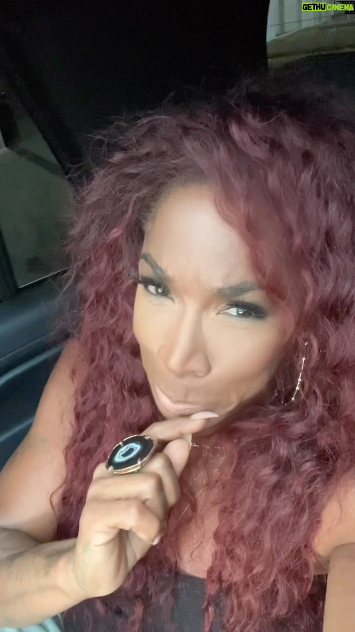 A.J. Johnson Instagram - Ok y’all…. Repeated devotion.. DONT EVER COMPROMISE!! What I’m learning? Sometimes the lessons God allows in your life, are not always for YOU😮…HE is using you to deliver lessons to those around you!😳 And if we trust HIS guidance, there’s no need for concessions…God has a view WAYYYYY beyond what we will EVERR see so we should trust it!!!! THIS week… UNWAVERING- STEADFAST- CONVICTED is what we have to be!!! Let’s practice MORE trust which leads to less compromise. AMEN? 🖤🤍AJ AKUA #soul filled #Sunday #elevation #steadfast