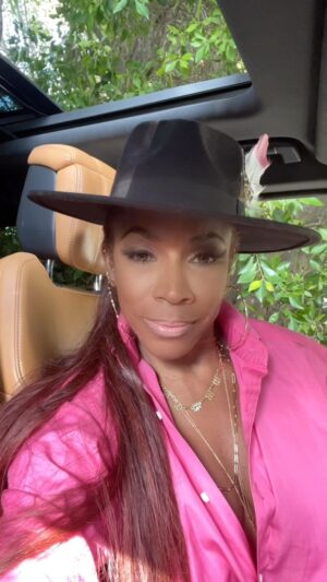A.J. Johnson Instagram - Ooooooweeee!! DOWNLOAD!!😳

If you’re feeling broken… just know.. 
there’s a gap between BROKEN and BLESSED that God allows!!!😳😳Its where God repairs- rebuild and restores us… but we MUST realize we are NOT in control of our healing!!😧

THIS week… 
TRUST.. that God WILL restore you, HE will un break what is broken …
But we GOTTA get out of God’s way. 
Amen? 🖤🤍AJ AKUA

$30 CONSULTATIONS available 
( link on bio)

#soul filled #sunday 
#broken
#blessed
#elevation
#faith
#trust
