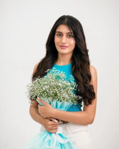 Aadhya Anand Instagram - Find me in a flower field🌻 Edited by - @omkarnaik__ #aadhyaanand #aadhya_anand #fashionphotography