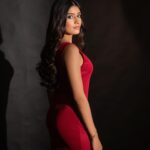 Aadhya Anand Instagram - Filmfare OTT Awards 2023 Nominated for Best Actor, Series (Female), Comedy. Crushed S2❤️ @filmfare It’s been a long way, from watching Filmfare on TV in the comfort of my home, to being a nominee. This is a journey to remember for sure; which came in with hardwork and a lot of talented hands that joined together to make this happen. This would have never been possible without my mumma, who is my everything. My Dad, you would never find a better man than him, who supports you so much. My family and friends who have been a pillar of strength and have been my biggest supporters throughout. Special mention to my sister, Bebo and my brother, Advi who are my biggest fans and make me feel so special. I love you guys to bits. But stop forcing others to watch my shows and music albums! Thank you @dicemediaindia @cinemawalenawabsaab @akshata.samant @heenadsooza @kurundkarmandar for trusting me with Aadhya Mathur❤️ This wouldn’t have been possible without my lovely cast members, especially @rudhrakshjaiswal1 and @chiragkatrecha for bringing in that amazing chemistry❤️ Thank you to the entire team of @amazonminitv @sufiyankhan @denaiel Thank you to all the HOD’s and their amazing team! @makeupbyjaycee__ Thank you for having my back and always standing by me! Dada’s on set and to everyone who has worked behind the scenes relentlessly. Last but not the least, I would like to thank all my fanpages and each one of you who have been my strength and made me who I am today. Photography - @deepak_das_photography Makeup - @makeupbyjaycee__ Hair - @bepari_seema Jewellery - @bhimajewellers @bhimajewelleryofficial #aadhyaanand #aadhya_anand #crushed #filmfare #filmfareawards