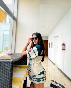 Aadhya Anand Instagram - You give me the kind of feeling people write novels about 🤎
.
.
.
.
Edited by - @omkarnaik__ 
#aadhyaanand #aadhya_anand #fashion #trendyoutfit #bollywood #teenstyle #dreamgirl