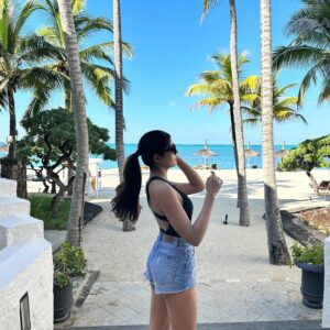 Aadhya Anand Instagram - Hot girl summer🌴
@shangrilamauritius 
.
.
.
.
#aadhyaanand #aadhya_anand #mauritius #mauritiusisland #africa #beachvacation #mumbai #holiday