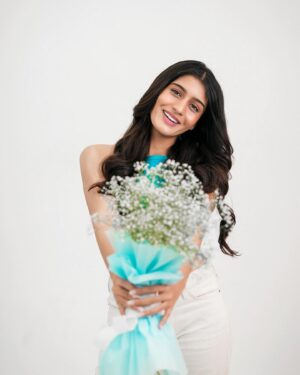 Aadhya Anand Instagram - Find me in a flower field🌻

Edited by - @omkarnaik__ 
#aadhyaanand #aadhya_anand #fashionphotography