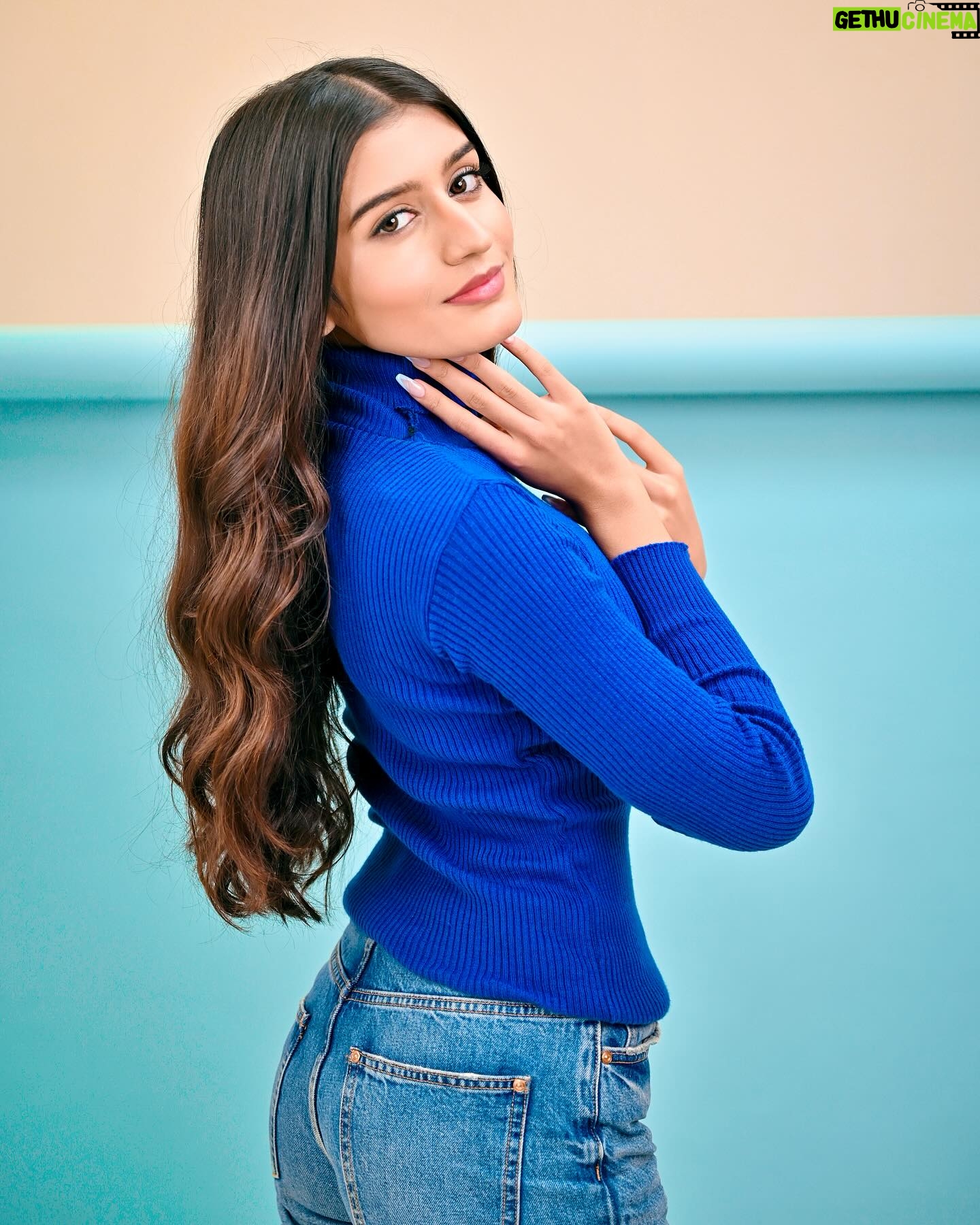 Aadhya Anand Instagram - All I want for Christmas is you❄️⛸️ Photography - @deepak_das_photography Edited by - @omkarnaik__ Makeup - @makeupbysheryl.b Hair - @hairstylistmona16 #aadhyaanand #aadhya_anand #christmas #dysonindia #beauty