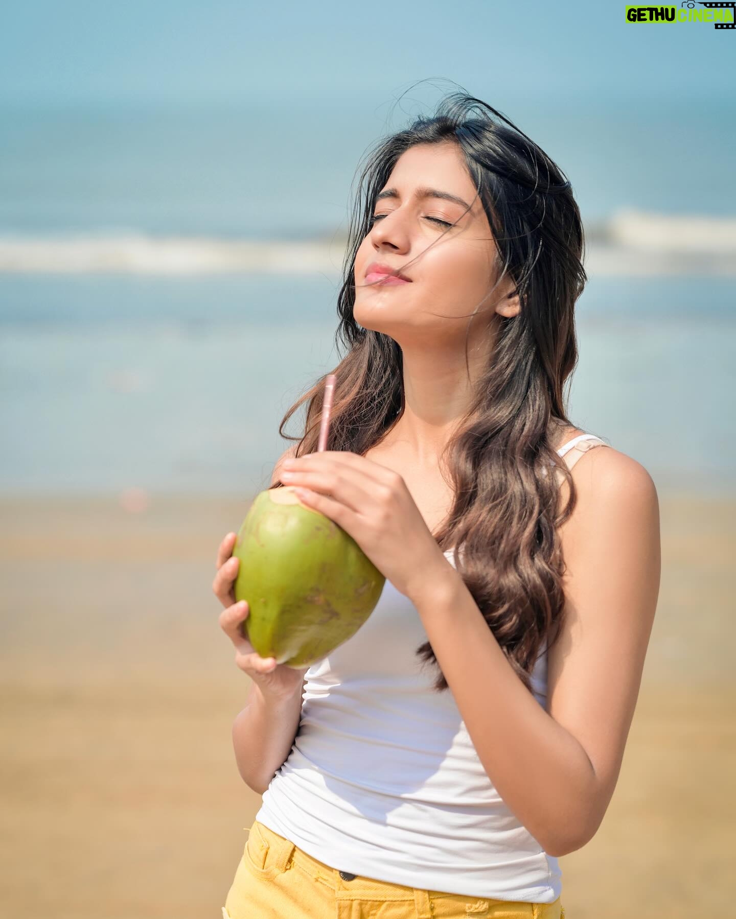 Aadhya Anand Instagram - You’re the only one I sea⛱️🥥 Photography - @deepak_das_photography Makeup - @makeup_by_nainaa Hair - @sunitasingh755 Edited by - @omkarnaik__ #aadhyaanand #aadhya_anand #beachvibes #indianphotography