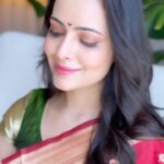 Aanchal Munjal Instagram - Wishing everyone celebrating a very Happy Navratri, Gudi Padwa, Ugadi & Cheti Chand .. 🌟❤️ Conceptualised by @theanunarang Makeup by @prassiddhi.thaker Hair by @aarthishanmukhi Shot by @khiladii_bhaiyaa Shot at @baliboo.official