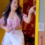Aanchal Munjal Instagram – Please don’t assume ki aisa kya hi dekh liya 🥲