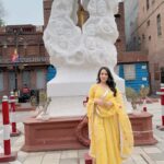 Aanchal Munjal Instagram – Amritsar 💛❤️