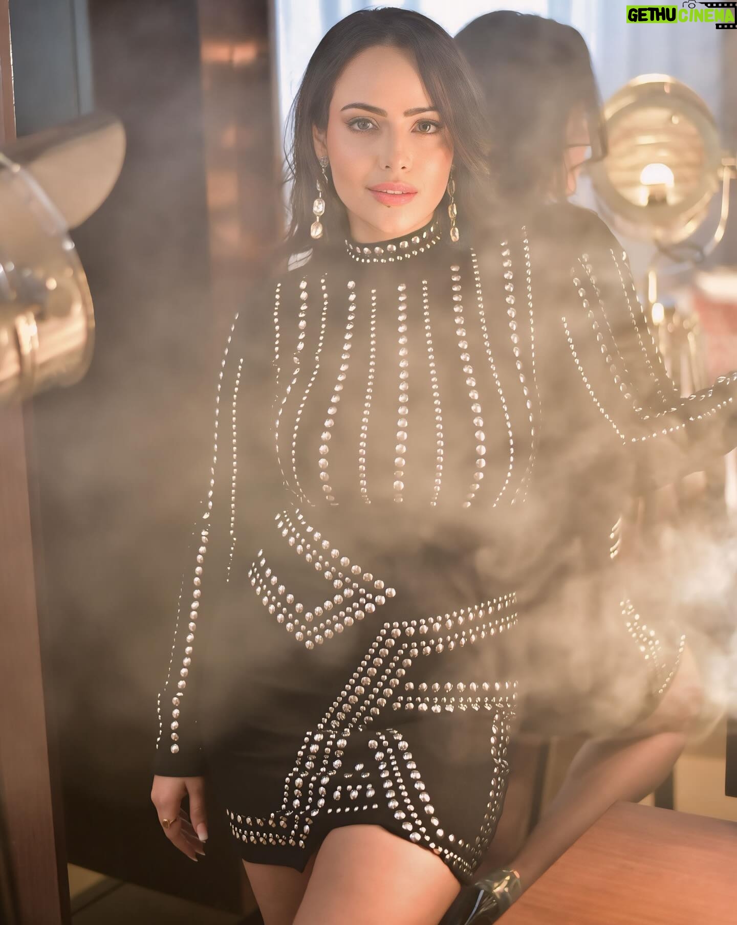 Aanchal Munjal Instagram - Baby I’m used to the spotlight