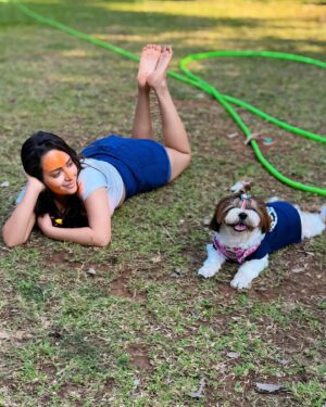 Aanchal Munjal Instagram - This Holi was ultra special in a lot of ways 💛🧡🤍💙
Featuring the love of my life in the last pic 🧿❤️