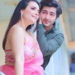Aanchal Munjal Instagram - Gulabi sadi 🫶 . . #reels #reelsinstagram #reelitfeelit #reelkarofeelkaro #akshaykharodia #aanchalmunjal #dance #lyricaldance #trending #gulabisadi #viral