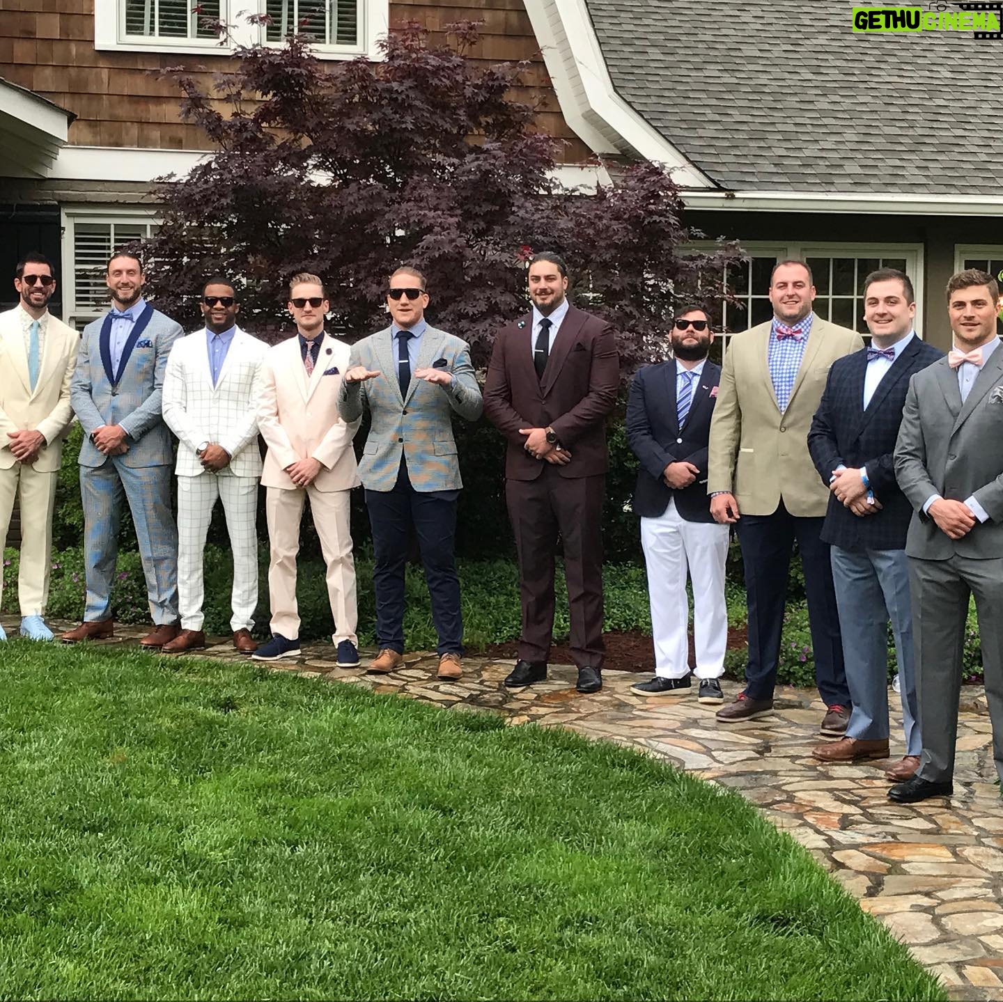 Aaron Rodgers Instagram - I can’t wait to get back to Churchill Downs for the @KentuckyDerby on May 1. Always one of my favorite events, and can’t wait to see fans back in the stands #kentuckyderby #tbt❤️ #thecrew #