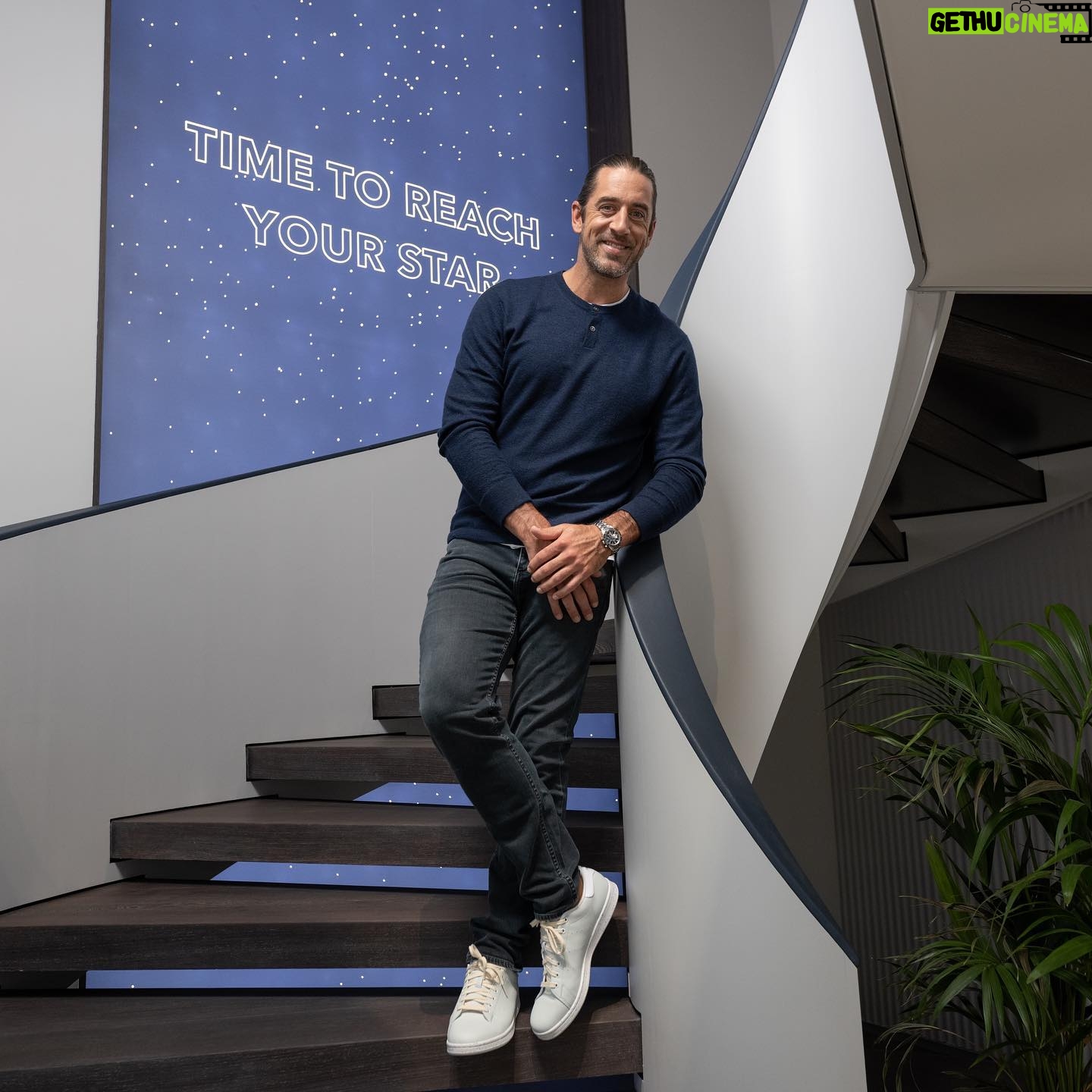Aaron Rodgers Instagram - Had a really special time in Switzerland 🇨🇭 with @zenithwatches !! 💪🏼❤️ loved getting to meet all the incredible men and women who make these spectacular time pieces, and create such a beautiful culture of excellence and family. #zenithwatches #