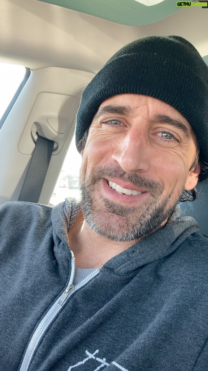 Aaron Rodgers Instagram - Hi everyone! I have had the best time guest hosting Jeopardy! and the icing on the cake is that they will be donating $236,725 to the North Valley Community Foundation. It is going to help so many in need. 💪🏼💪🏼❤️💯 #amazingtwoweeks @jeopardy @northvalleycf #