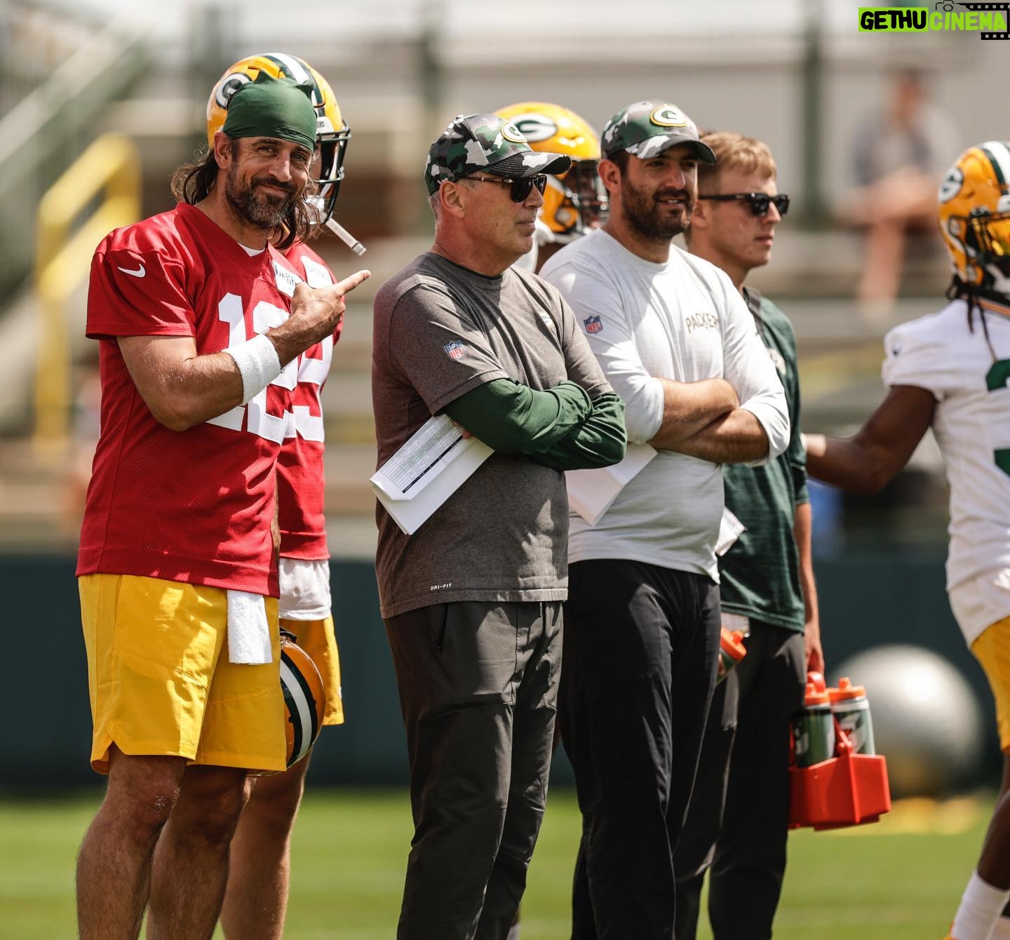 Aaron Rodgers Instagram - Playing with @rcobb18 , being coached by Tom Clements, seeing an old warrior and teammate @62theyard and riding down to work with @davidbakhtiari jamming tunes... Ya, today was a great day. ❤️ #year18 #69haspinkeye #