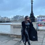 Aastha Gill Instagram - 🙏🏻🇬🇧 #christmasinlondon #agog #aasthagill #vemaikehna #londondiaries #unitedkingdom #oxfordstreet #carnabystreet #regentstreet #bondstreet #centrallondon #londoneye