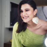 Aastha Gill Instagram - I think I am ready for my close up 😉 — HMU by @cashmakeupartistry @kanizfatima_hairstylist Jewellery by @outhousejewellery 📸 by @mihir_670 — #aasthagill #agog #artist #singer