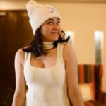 Aastha Gill Instagram - Bringing life to the chilly Delhi nights with soulful tunes and Vaseline for my glowing skin. What makes it more fun is @vaselineindia’s take on dilli ki sardi. Checkout the video to find out why #DilliKiSardiBasDilliKeBasKi!