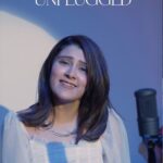 Aastha Gill Instagram – Got so much love on ‘Kyun’. Thank you so much for that 💛

Here’s Unplugged version of Kyun for y’all, as promised 😋

Keys by @chezinofficial 
Strings by @kanu_gangahar 

#kyun #aasthagill #kyununplugged #aastha #singer #indiansinger #artist