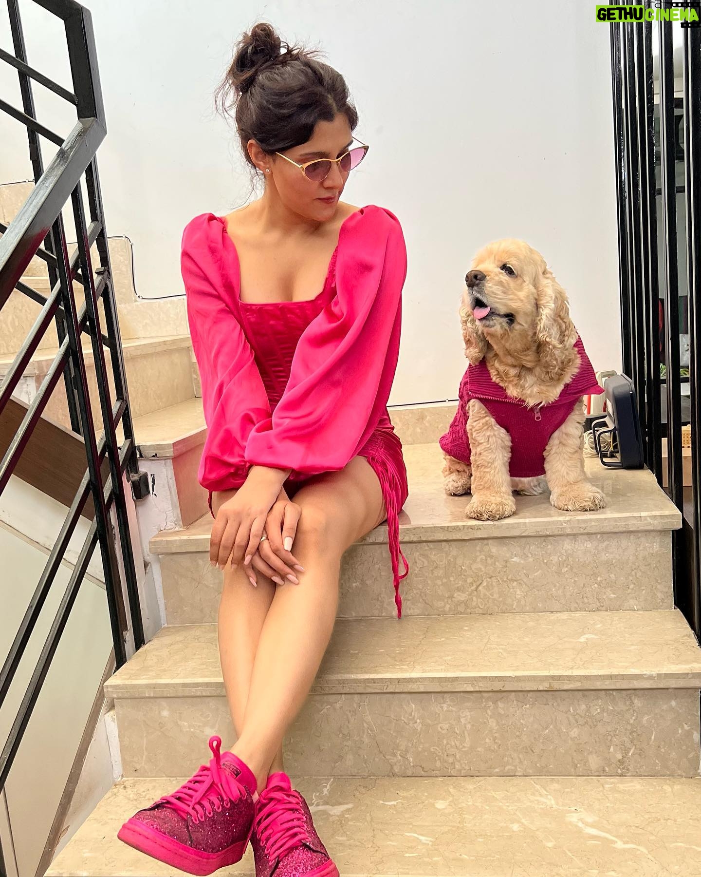 Aastha Gill - 34.4K Likes - Tippy tippy tap, what colour you want?
🧡➡️❤️➡️💗➡️💛
#AasthaGill #BellaGill #AGOG #twinningiswinning #twinning #cockerspaniel