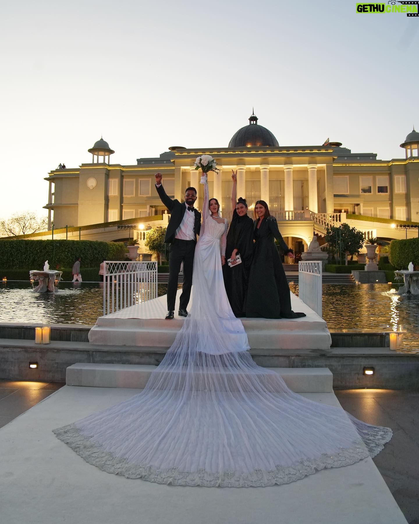 Aastha Gill - 563.6K Likes - @natasastankovic__ Cannot explain in words how I felt when I saw you in that beautiful white dress! 🥲🥹
@hardikpandya93 You’re one of the most fun people I’ve come across!
God bless you both and may you always shine like this together ❤️🥰