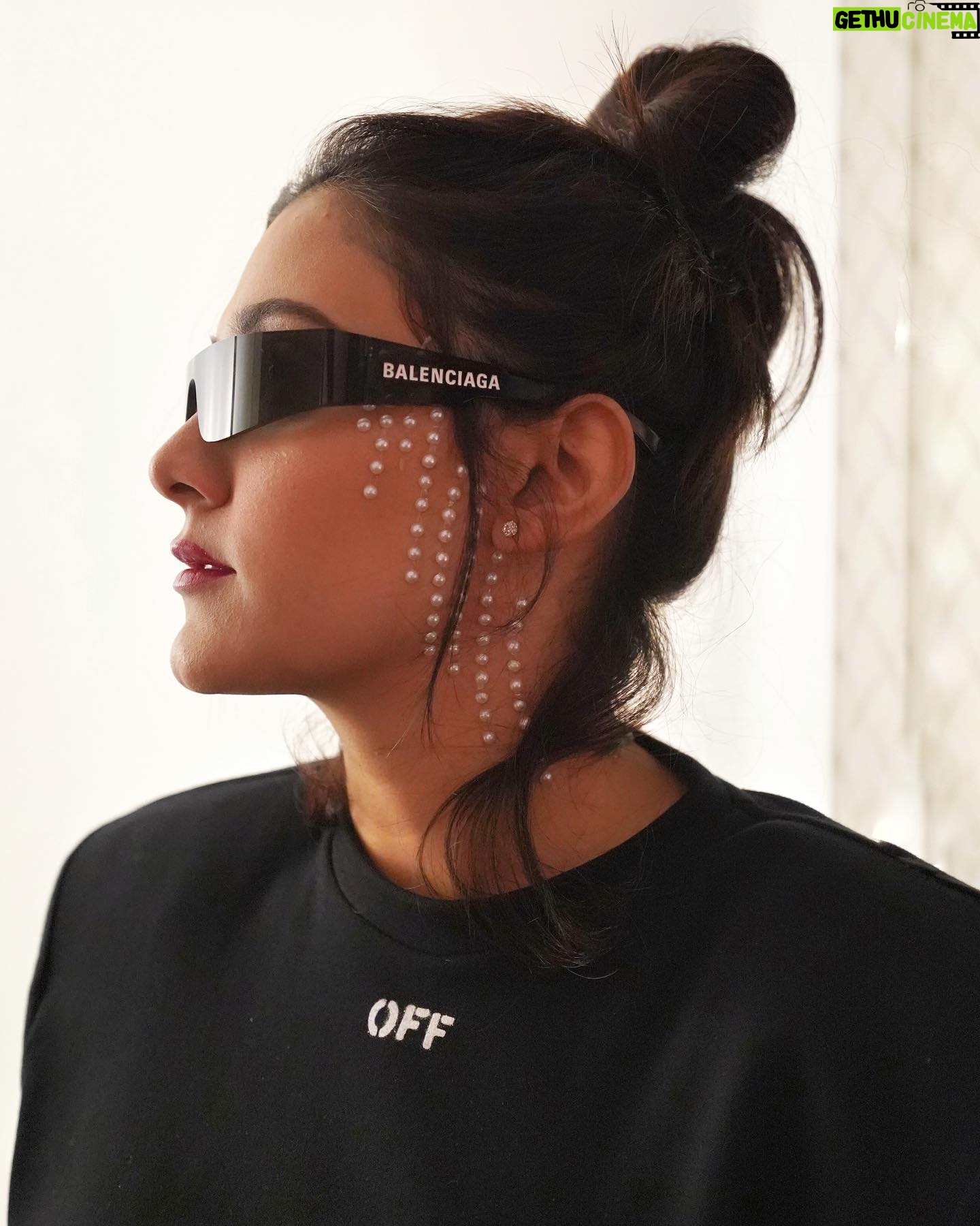 Aastha Gill - 49.3K Likes - IYKYK! 🫡 @iagtindia
💄 @cashmakeupartistry
📸 @mihir_670 @dinematics