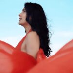 Aastha Gill Instagram - I brought back the perfect Summer Vibe for you. If you haven’t checked it out yet, now is the time! #AasthaGill #New #Song #Kyun #Artist #AGOG #OutNow