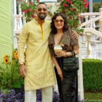 Aastha Gill Instagram – What went down in Udaipur!!! 🍹😅😎

Stylist- @stylenmua
Outfit- @siddhartha_tytler
Jwellery- @zevarking
Hmu – @cashmakeupartistry 

#AasthaGill #AGOG #udaipurdiaries #rafflesudaipur #natasastankovic #hardikpandya #krunalpandya #yaarkishaadi