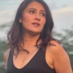 Aastha Gill Instagram - Oh Piya, Kaisa Kar Diya Hai Tune Jaadu #kyun #aasthagill #newmusic #outnow #agog #artist #trendingnow