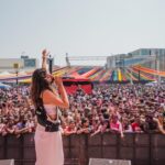 Aastha Gill Instagram - A LIFETIME MEMORY!!! Thank you so much much Mumbai for all the love! 🥹🥹🥹😍😍😍 #happyholi #aasthagill #agog #aasthagilllive #holiinmumbai #coloursplash