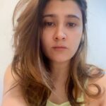 Aastha Gill Instagram - Watch till the end! Mere ghar chor aayega toh mujhe inki tension zyaada hogi 😅 Naam, kaam, ram aur shyam koi nahi le ja raha aajkal 🤣 #chor #aasthagill #AGOG #sneakerhead #baglover #sunglassesfashion #perfumecollection #materialistic