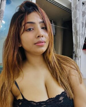 Aayushi Jaiswal Instagram - #goodnight #newpost #insta #instagram #instadaily #instalike #instamood #instafashion #instaphoto #viral #viralpost #trending #comments #staytuned #followformore
